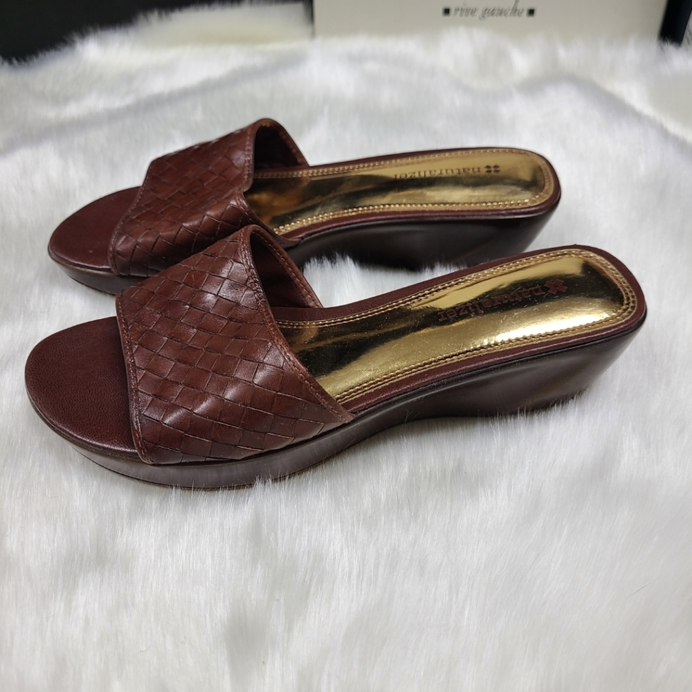 ***GIFTED*** Naturalizer Brown Sandals